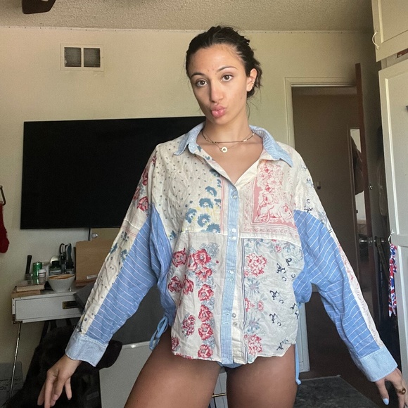 Free people button down Oxford floral shirt blouse size small - Picture 1 of 4